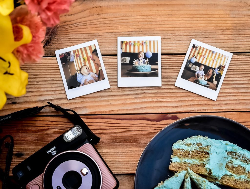 After weeks of going over my options and contemplating whether I really  need an instant camera, I have finally bought the Instax Mini 90 and I  absolutely love it! : r/instax