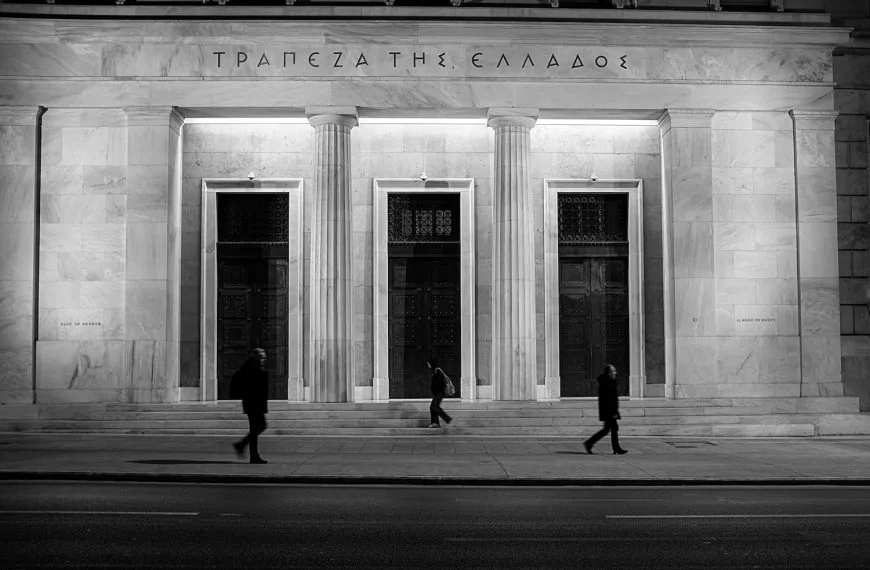 Seeing the streets through the Fuji X100